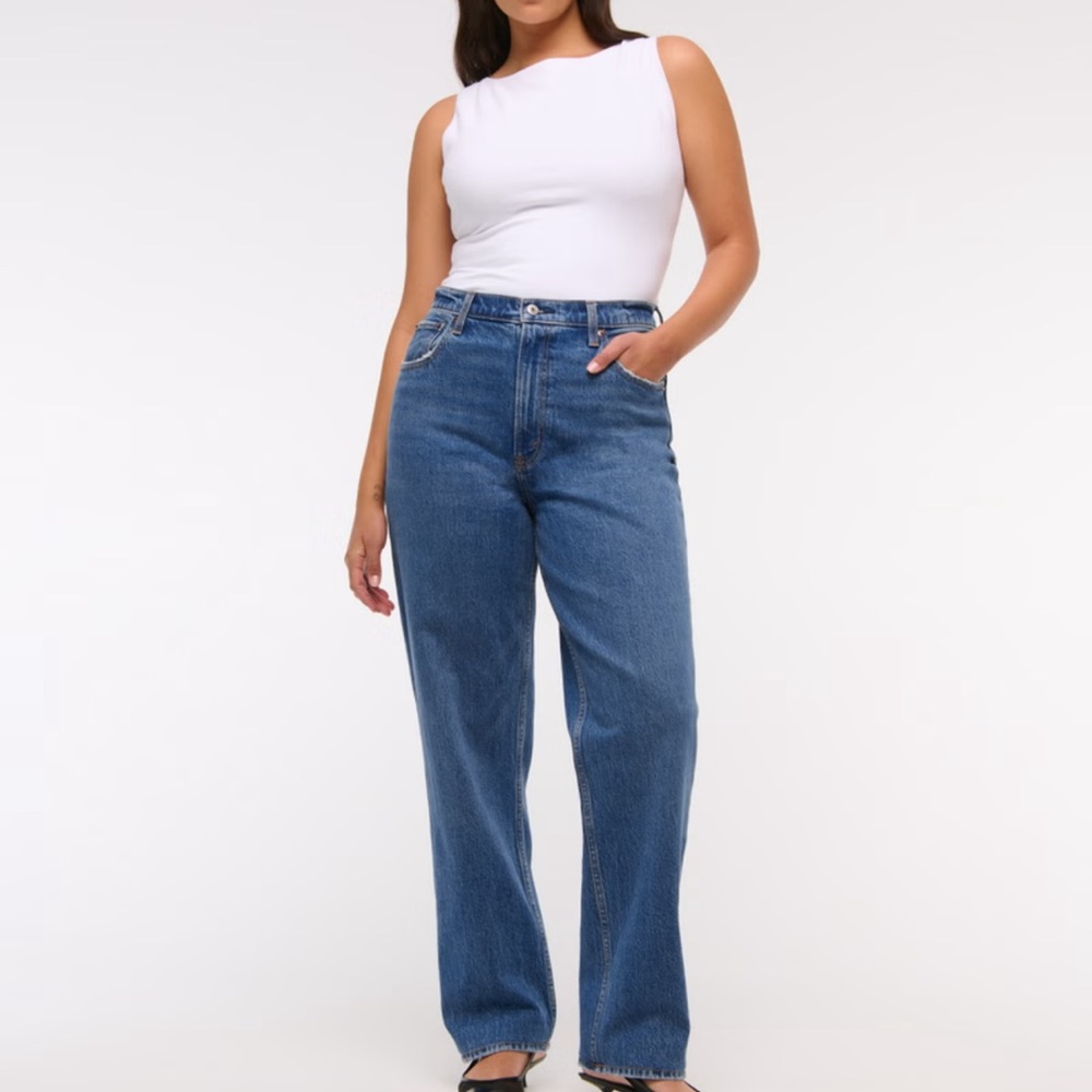 Abercrombie & Fitch Women's Straight Leg Ultra High Rise Jeans